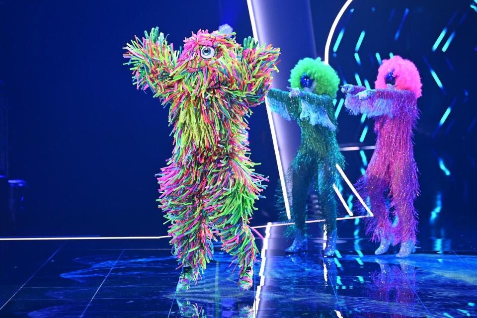 Konfetti-Yeti? Schnipsel-Struwwelpeter? Egal, das Zottel begeisterte mit seiner dynamischen Performance. (Bild: ProSieben/Willi Weber)