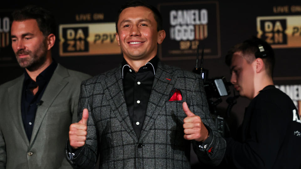 GGG points to himself