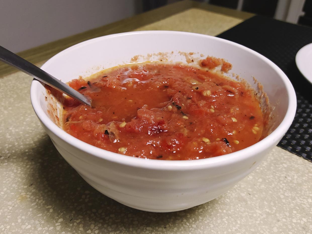 salsa made from tomatoes and chile de arbol