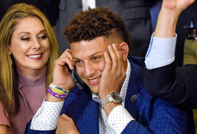 Patrick Mahomes Parents: Divorce, His MLB Career + Her Love