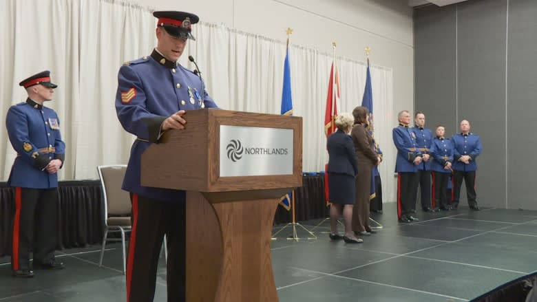 Edmonton police officers, civilians honoured for courage, quick thinking