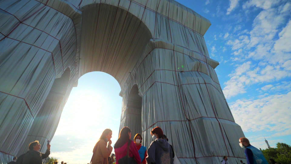 The Arc de Triomphe will remain under wraps until October 3. / Credit: CBS News