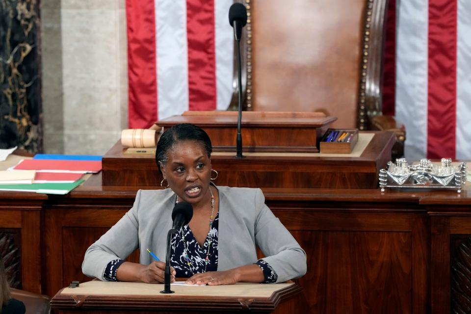 House of Representatives reading clerk Tylease Alli calls the roll during the eighth round of voting for speaker in the House chamber as the House meets for the third day to elect a speaker and convene the 118th Congress in Washington, Thursday, Jan. 5, 2023.