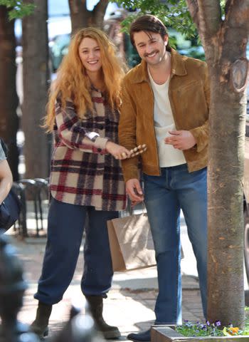 See All The It Ends With Us Set Pictures With Blake Lively, 49% OFF