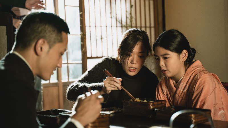 ▲鄧九雲（中）、高英軒（左）主演《溟溟》。（圖／華映）