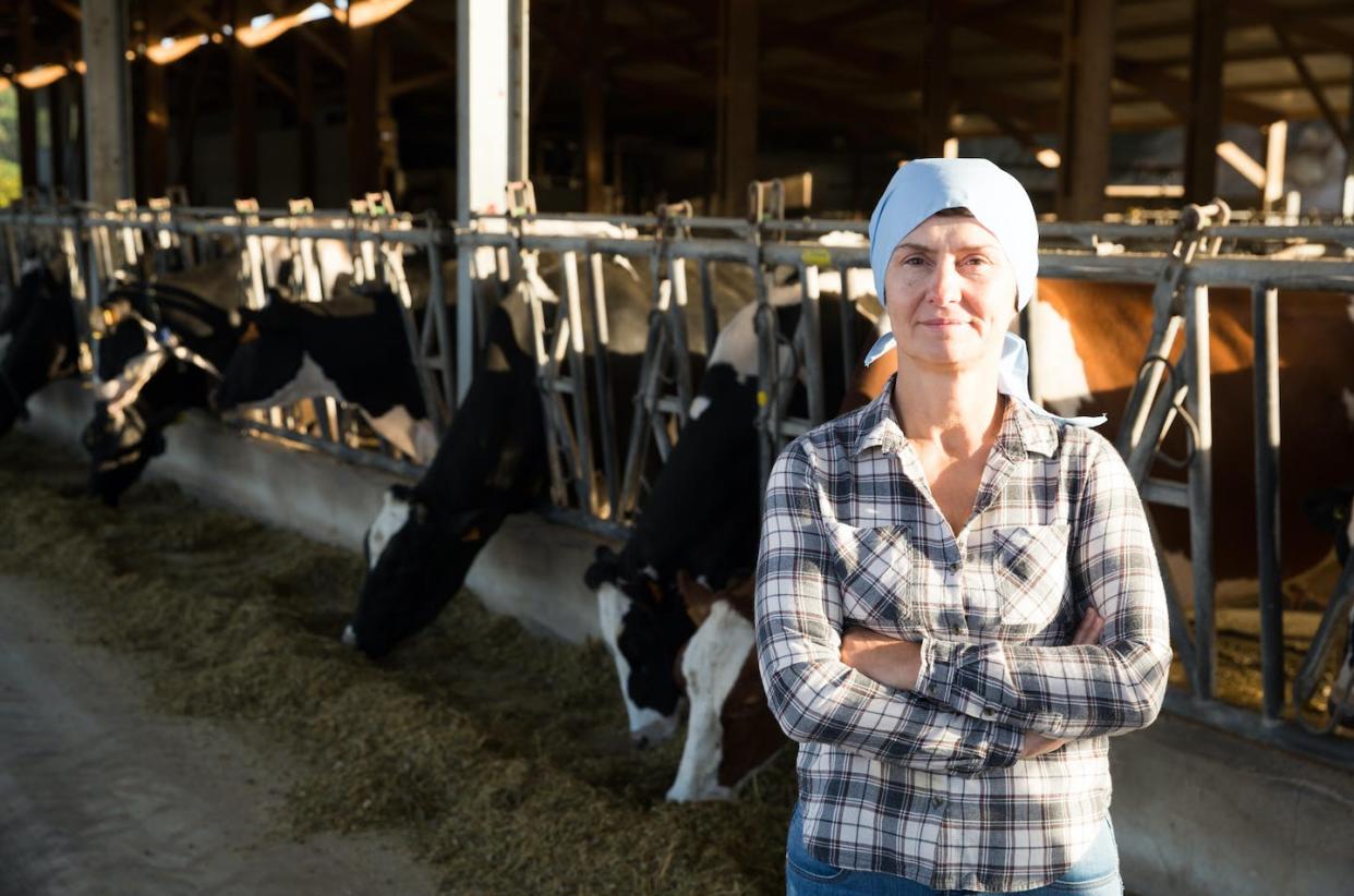 <a href="https://www.shutterstock.com/es/image-photo/portrait-woman-who-standing-near-cows-1663331473" rel="nofollow noopener" target="_blank" data-ylk="slk:BearFotos / Shutterstock;elm:context_link;itc:0;sec:content-canvas" class="link ">BearFotos / Shutterstock</a>