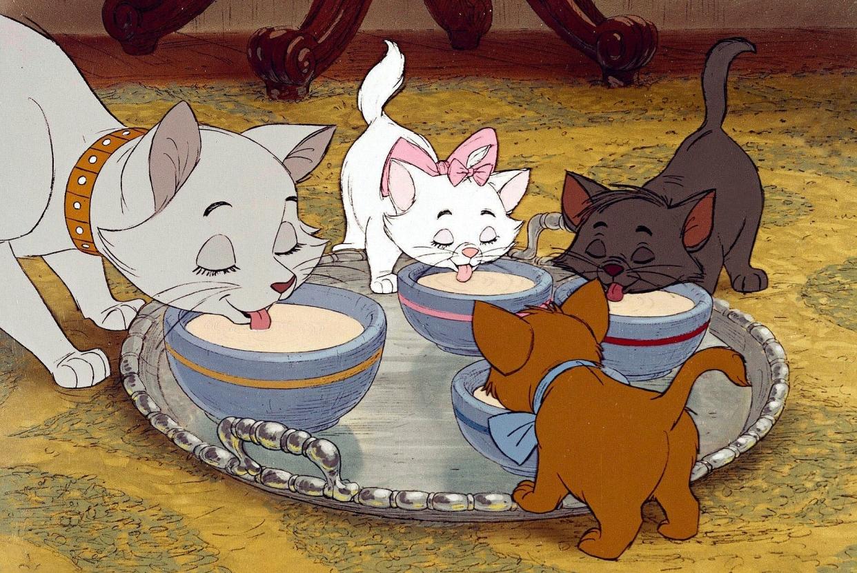 Szene aus Disneys Zeichentrick-Klassiker "Aristocats": Katzenmama Duchess und ihr Nachwuchs Marie, Toulouse und Berlioz (Bild: ddp images)