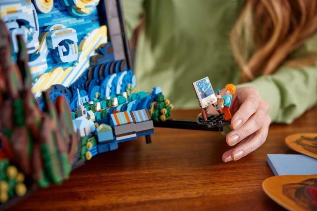 LEGO Is Recreating Van Gogh's Famous 'Starry Night' Painting Into A 3D LEGO  Set