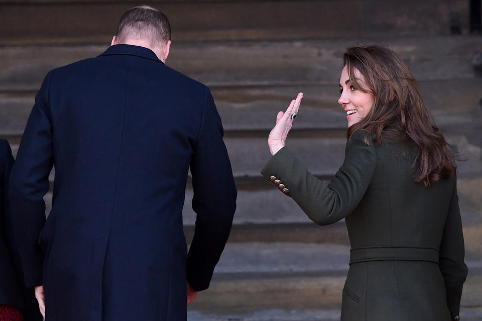 Britain's Prince William, Duke of Cambridge (L) and Britain's Catherine, Duchess of Cambridge arrive for a visit to City Hall in Centenary Square, Bradford on January 15, 2020, to meet young people and hear about their life in Bradford. (Photo by Oli SCARFF / AFP) (Photo by OLI SCARFF/AFP via Getty Images)