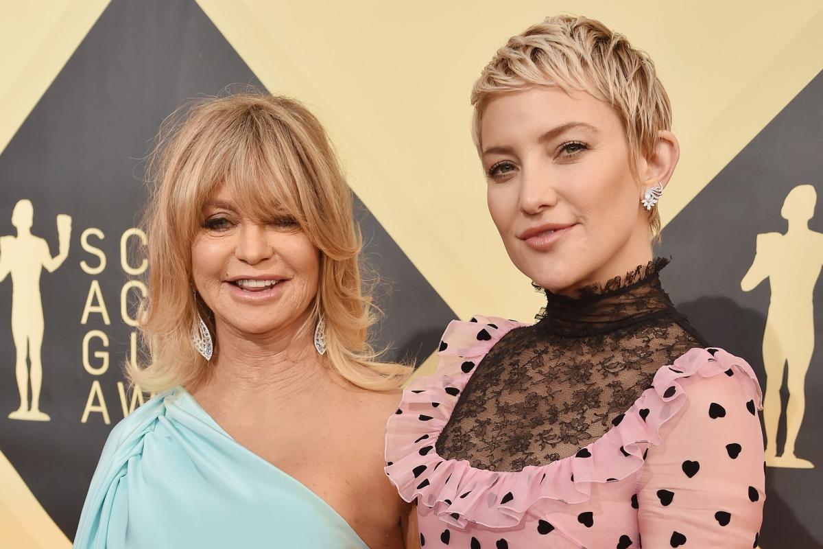 Kate Hudson gushes about mom Goldie Hawn's 'joyous spirit' in sweet post -  ABC News