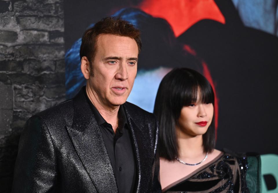 Nicolas Cage y su esposa Riko Shibata. (Foto de Angela Weiss/AFP via Getty Images)