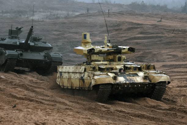 A Terminator-2 tank support fighting vehicle (front) drives during the joint Russian-Belarusian military exercises Zapad-2017 (AFP via Getty Images)