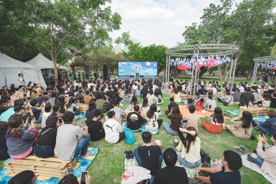 綠色和平於2020年舉辦第三屆「Green Day 綠‧日子」野餐活動，透過現場的太陽能發電設置與可重複使用建材，落實減廢與減碳。