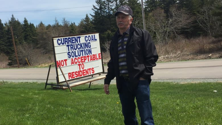 Residents near Donkin mine unhappy about coal truck traffic
