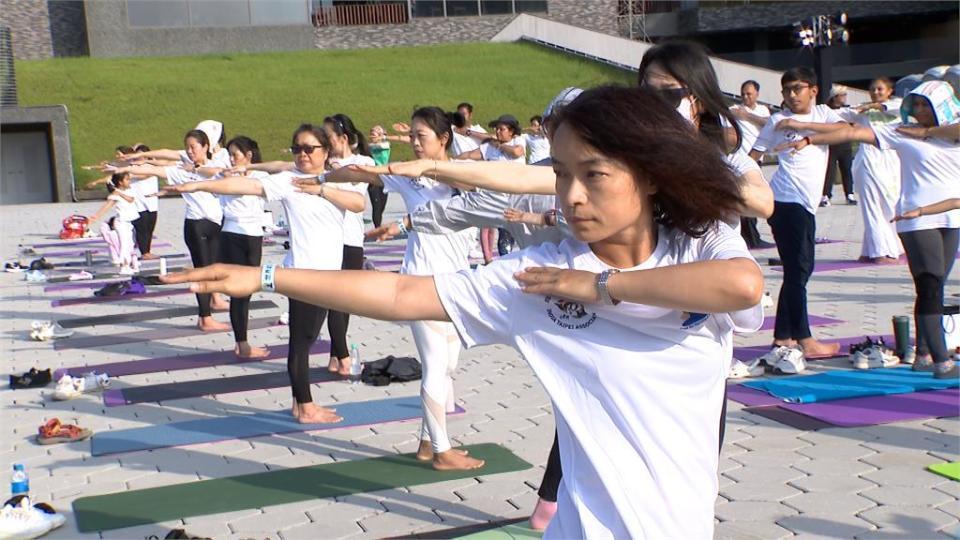 印度台北協會舉辦「國際瑜伽日」活動　伸展筋骨找回身心平衡