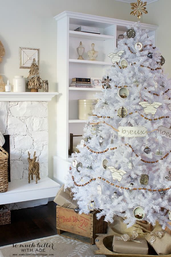 19) Vintage White Christmas Tree