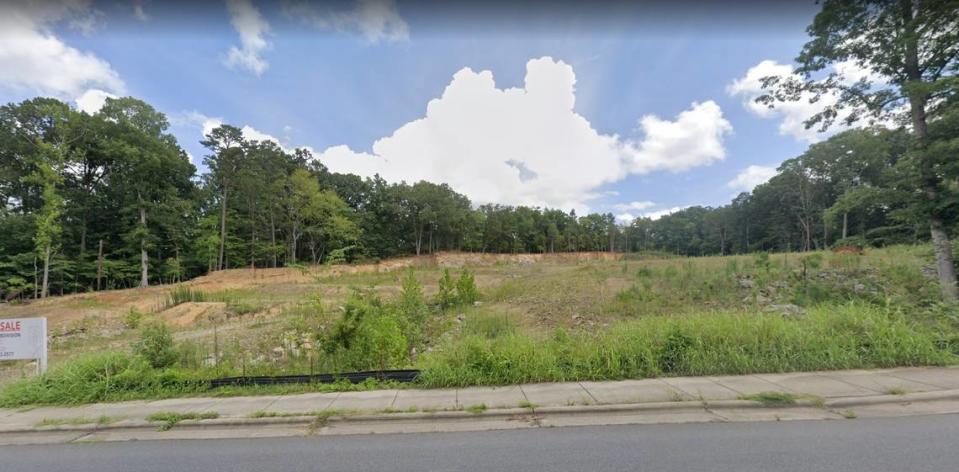 Sardis Road in south Charlotte near Sardis Road North: 2021