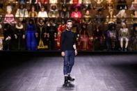 Nicolas Ghesquiere stieg 2014 als Nachfolger von Marc Jacobs als Kreativchef bei Louis Vuitton ein. Zuvor war der Franzose bei Balenciaga tätig, wo er seinen Ruf als Design-Talent festigte, indem er jede Saison die Mode neu zu erfinden schien. Das beweist er nun schon seit vielen Saisons auch bei LV - und hat den Kultfaktor des Labels neu entfacht. (Bild: 2020 Estrop/Estrop/Getty Images)