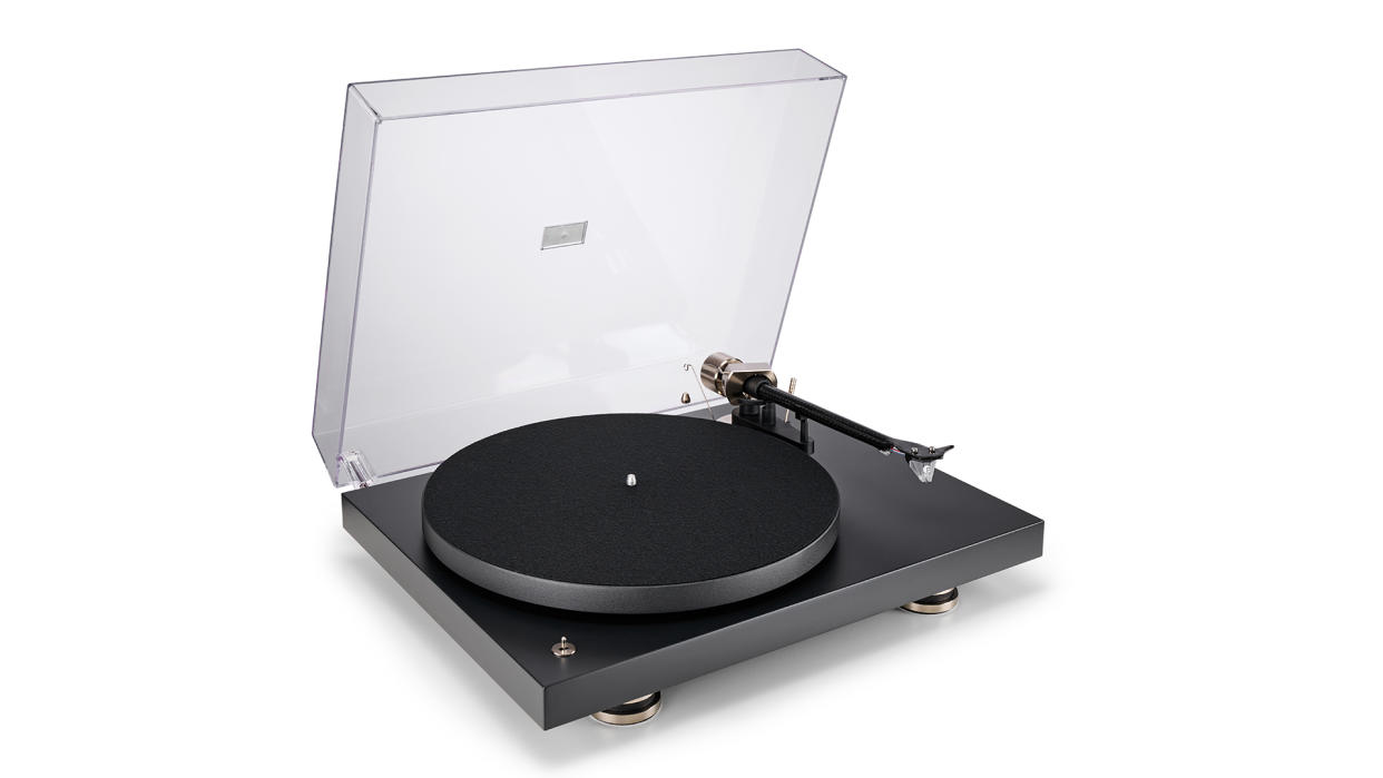  Turntable: Pro-Ject Debut Pro. 