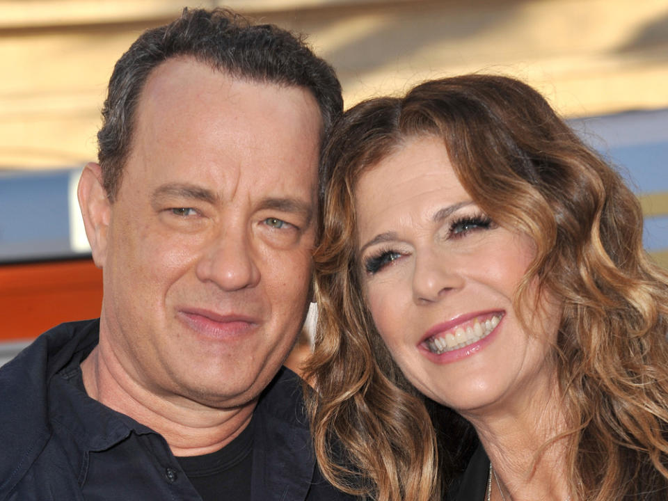 Tom Hanks und Rita Wilson setzen sich für den Kampf gegen Corona ein (Bild: Featureflash Photo Agency / Shutterstock)