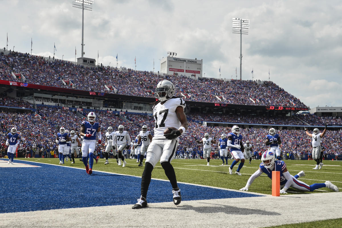 Davante Adams Calls Out Packers Fans Amid Raiders' Struggles