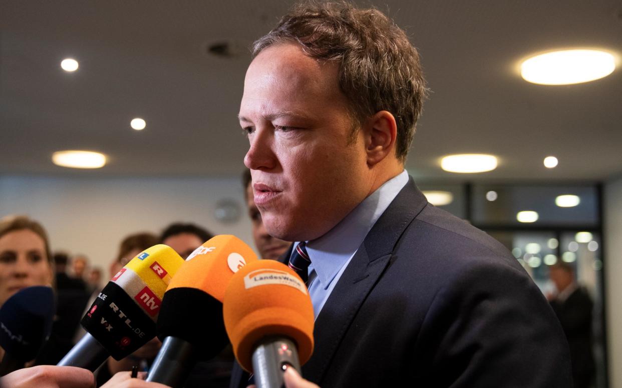Mario Voigt (Bild), der thüringischen Spitzenkandidat der CDU, soll am 11. April bei Welt mit dem AfD-Spitzenkandidaten Björn Höcke diskutieren. Dies stößt auf deutliche Kritik. (Bild: Maja Hitij / Getty Images)
