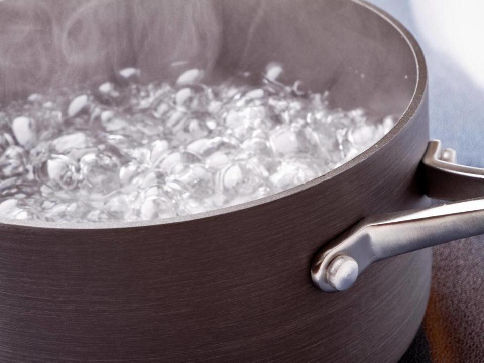 If you’ve seen water behave strangely on a hot pan, you could be experiencing the Leidenfrost effect (Getty)