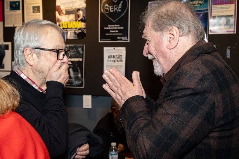 Jorge Marrale y Arturo Puig, dos grandes de la escena porteña, se pusieron al día luego de la función