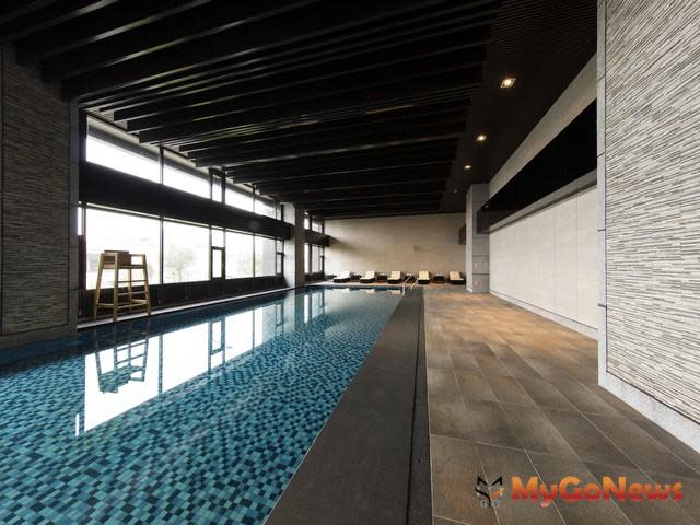 「合雄帝璟」25米3水道室內游泳池，是優質好宅的標準配備。