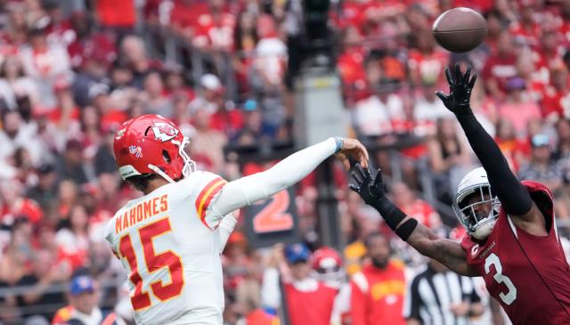 Patrick Mahomes, Chiefs' offensive line look ready, plus more takeaways  from win over Cardinals - The Athletic