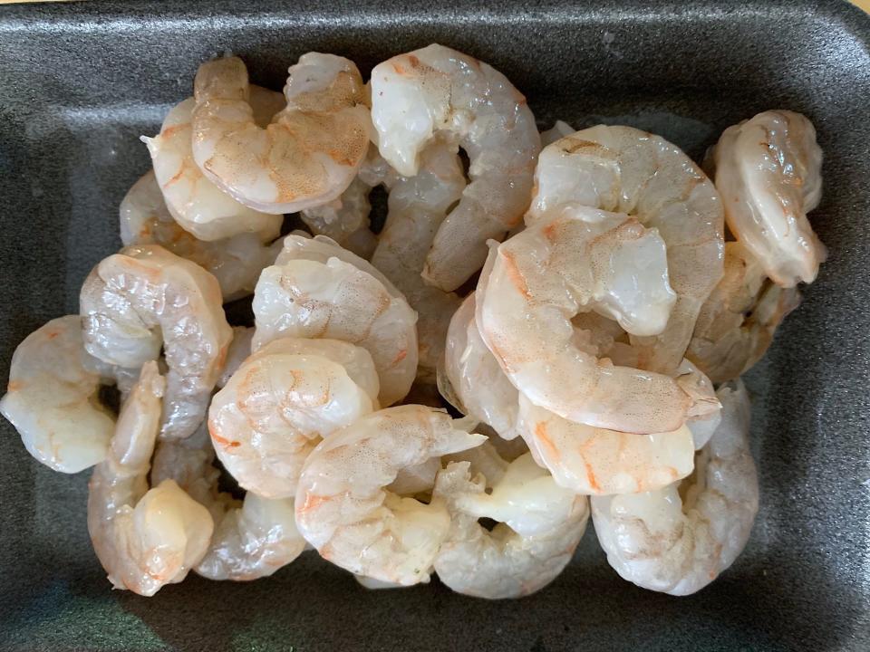 Peeled shrimp for the pasta