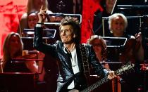 Der Makel des "Spätgekommenen" dürfte der inzwischen 76-jährige Ronnie Wood eigentlich längst abgelegt haben. Doch so mancher Stones-Hardcorefan trauert noch immer den Tagen eines anderen Mannes an der Lead-Gitarre nach ... (Bild: 2020 Getty Images/Gareth Cattermole)