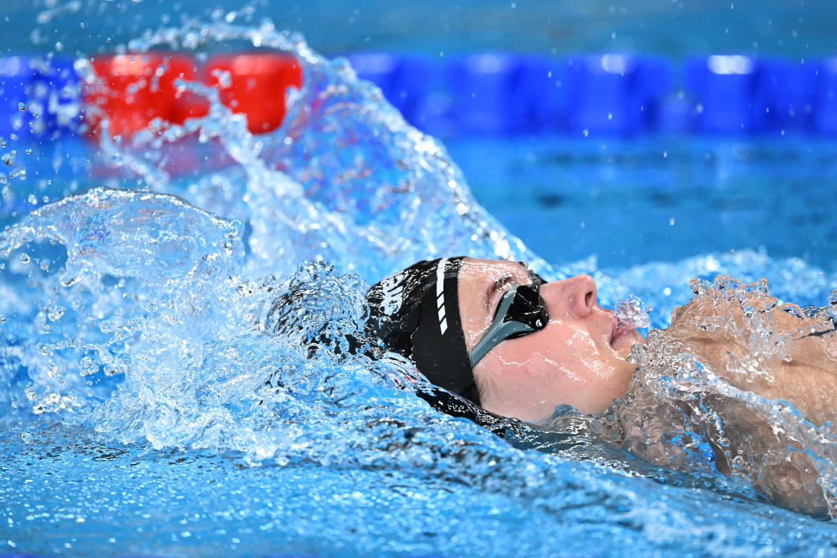 2024 Paris Olympics Swimmer Tamara Potocká collapses following women's