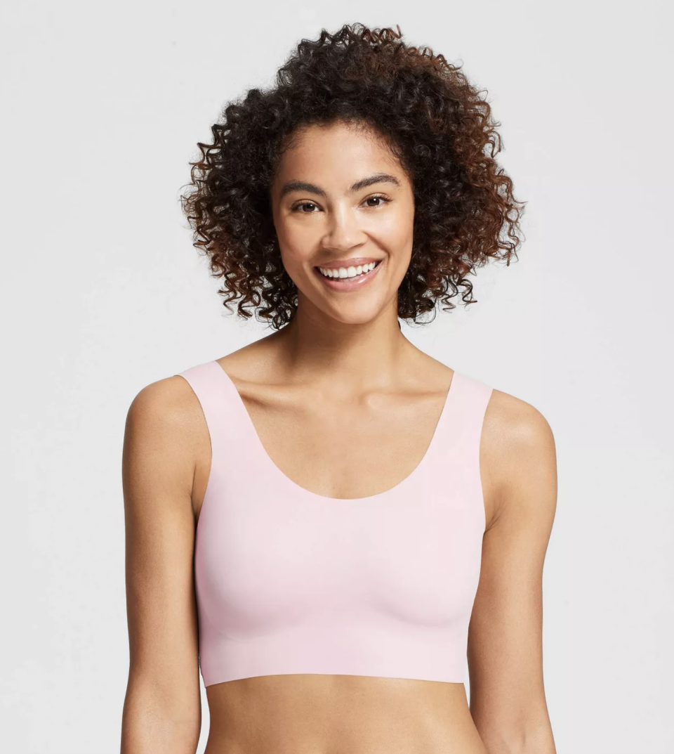 19) True Everybody Women's Scoop Neck Bra