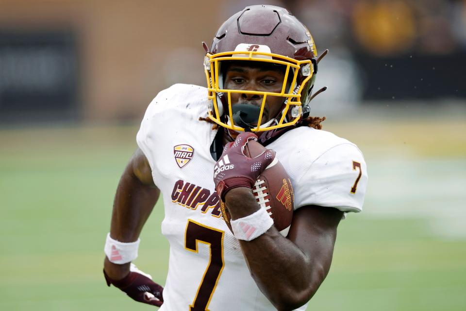 FILE -  Central Michigan's Lew Nichols III during a NCAA football game on on Sept. 4, 2021 in Columbia, Mo. The Chippewas face Washington State in the Sun Bowl .(AP Photo/Colin E. Braley, File)