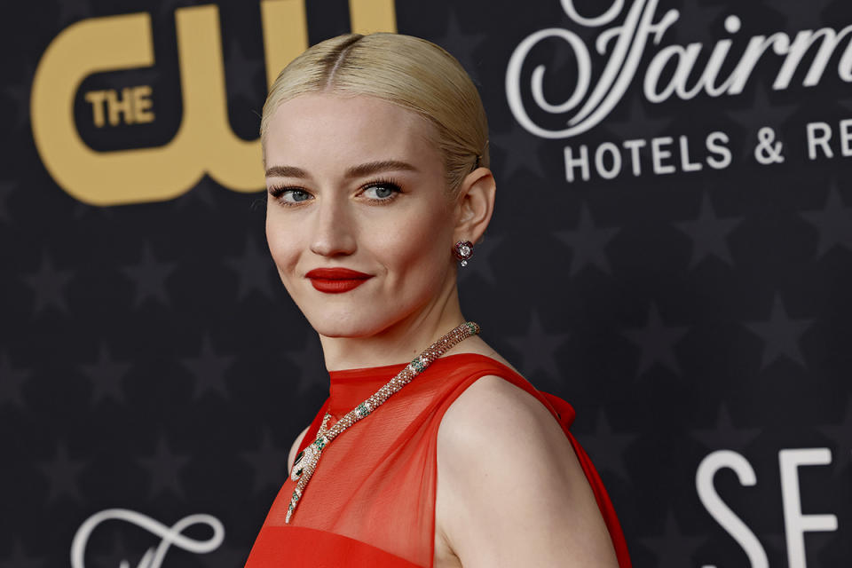 LOS ANGELES, CALIFORNIA - 15 ENERO: Julia Garner asiste a la 28ª edición anual de los Critics Choice Awards en el Fairmont Century Plaza el 15 de enero de 2023 en Los Ángeles, California (Foto: Frazer Harrison/Getty Images)