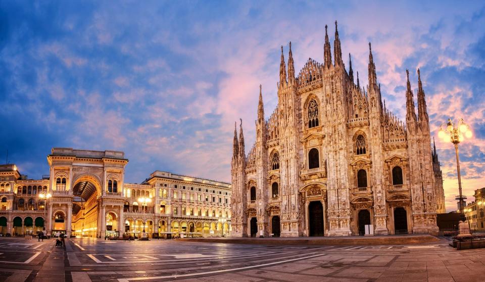 milan cathedral on sunrise, italy