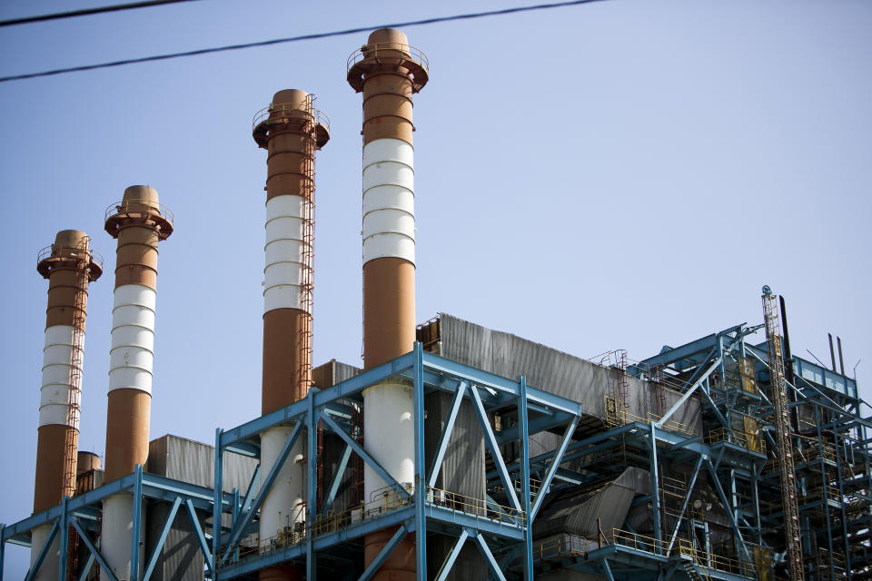 A power plant in Puerto Rican could be replaced with a more modern facility that relies&nbsp;on renewable energy under Alexandria Ocasio-Cortez's proposal. (Photo: Xavier Garcia/Bloomberg via Getty Images)