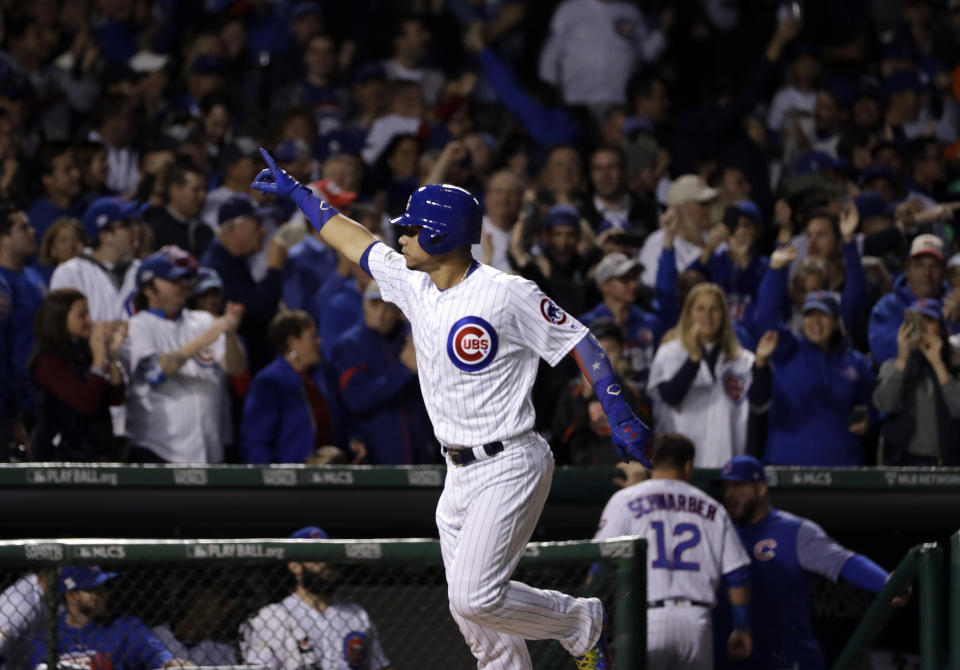 Willson Contreras celebrates his home run. (AP Photo)