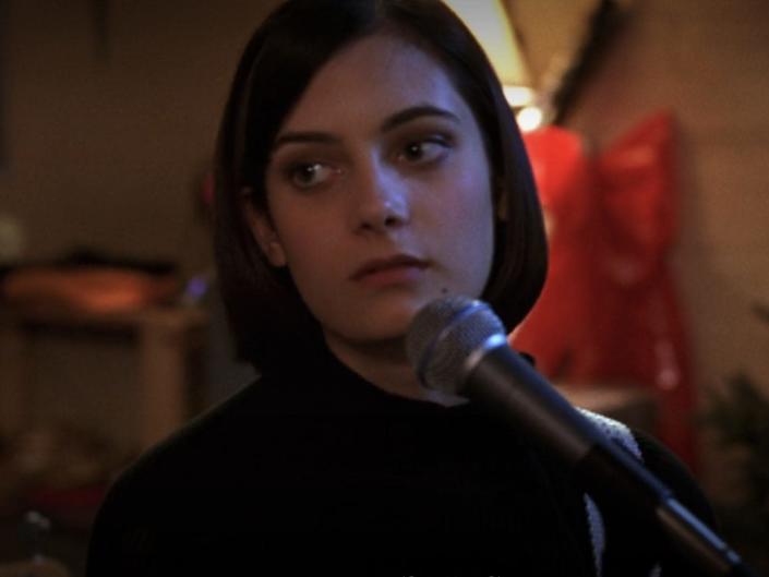 haley hudson as anna's friend in freaky friday playing with the band