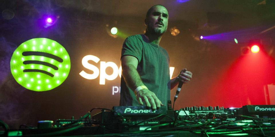 Zane Lowe spotify Apple Music