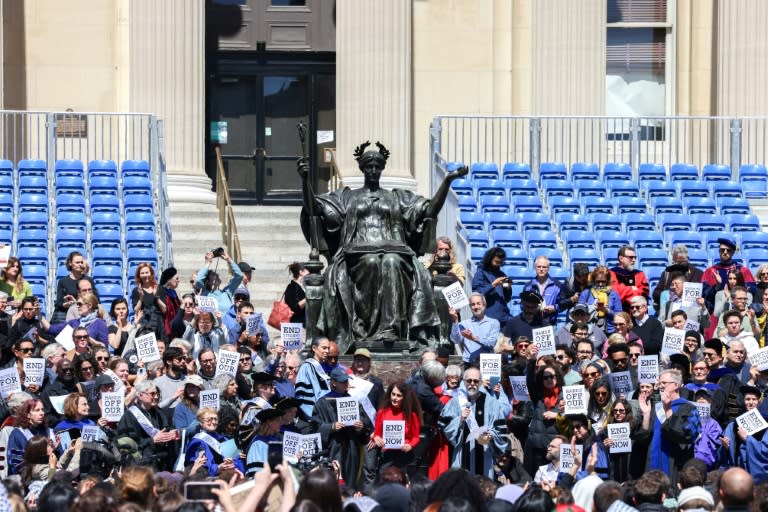 An mehreren Elite-Universitäten der USA sind nach pro-palästinensischen Protesten insgesamt hunderte Menschen festgenommen worden. Die in New York gelegene Columbia University stellte den Lehrbetrieb auf Online-Veranstaltungen um. (CHARLY TRIBALLEAU)