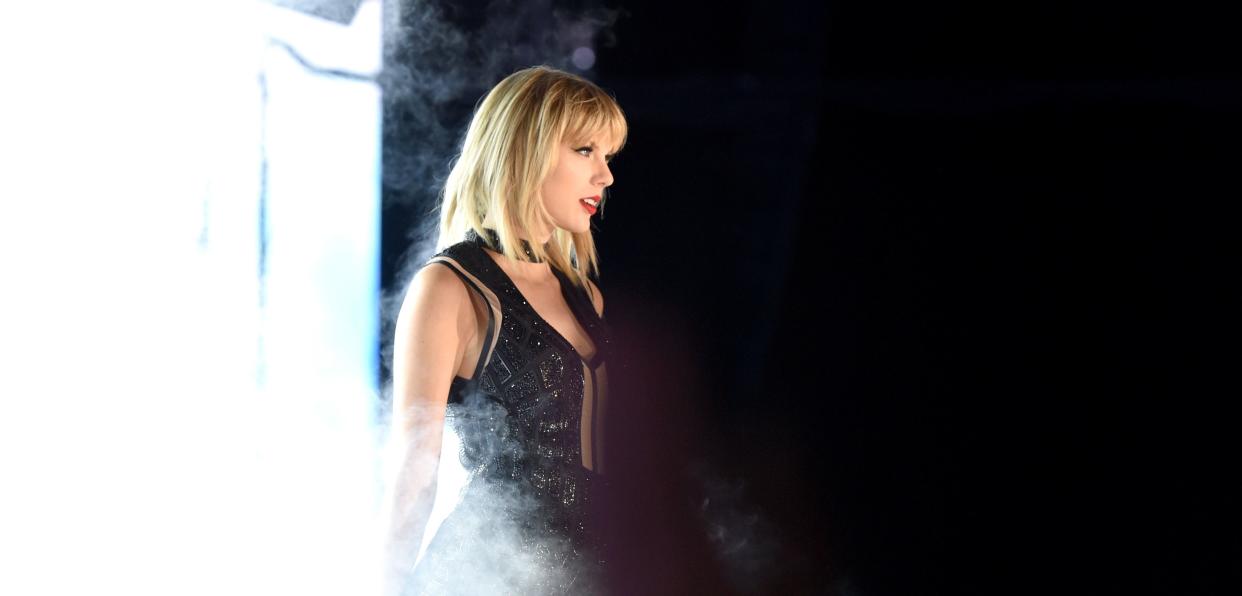 Swift performing onstage on October 22, 2016 in Austin, TX.&nbsp; (Photo: John Shearer/LP5 via Getty Images)