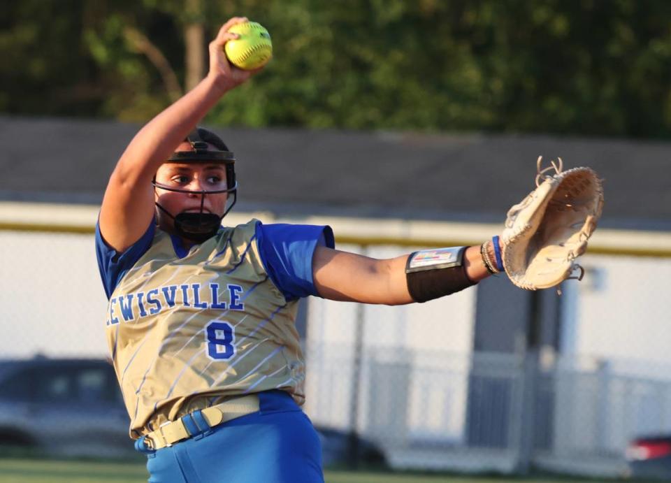 Lewisville’s Sarah Owens pitches Thursday against the Fort Mill Yellow Jackets. Tracy Kimball/Tracy Kimball