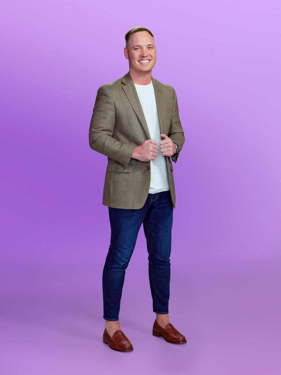 Jimmy, a candidate at "Love is blind" Season 6, wearing a beige jacket and jeans