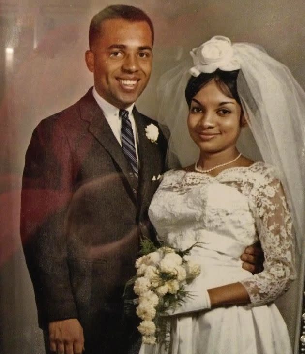 The author&#39;s parents on their wedding day in 1963. (Photo: Courtesy of Miriam Zinter)