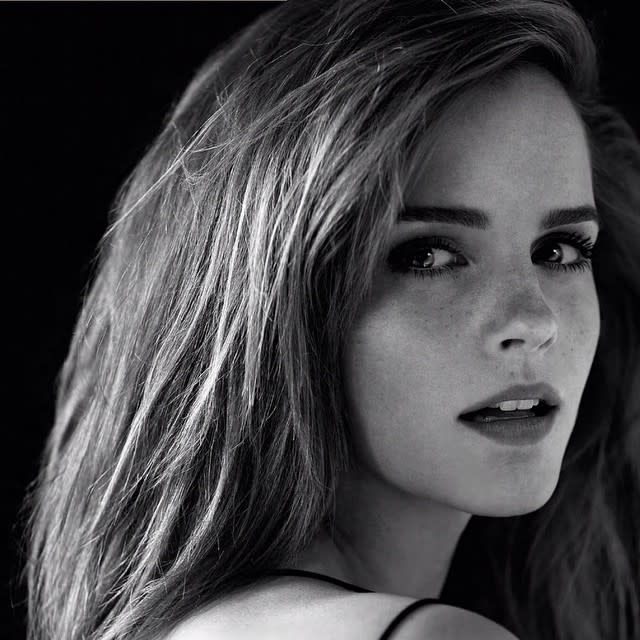 <p><strong>Emma Watson<br></strong><br><strong>Ahora</strong>. Presume una encantadora sonrisa capaz de enamorar a todos sus fans. / Foto: Instagram <a rel="nofollow noopener" href="https://www.instagram.com/emwatson_/" target="_blank" data-ylk="slk:emwatson_;elm:context_link;itc:0;sec:content-canvas" class="link ">emwatson_</a> </p>