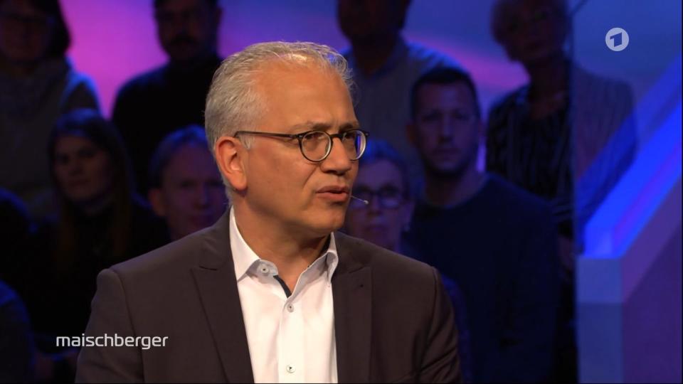 Tarek Al-Wazir (Bündnis 90/Die Grünen) gestand ein, dass die Diskussionen im Bund um das Heizungsgesetz auch Auswirkungen auf die Landtagswahl in Hessen im Oktober haben könnte. (Bild: ARD)