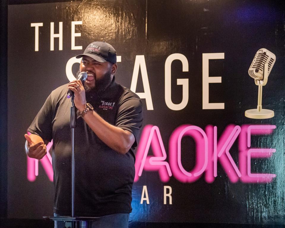 Jeramie Kinnerson at The Stage Karaoke Bar. Friday, Jan. 7, 2022.