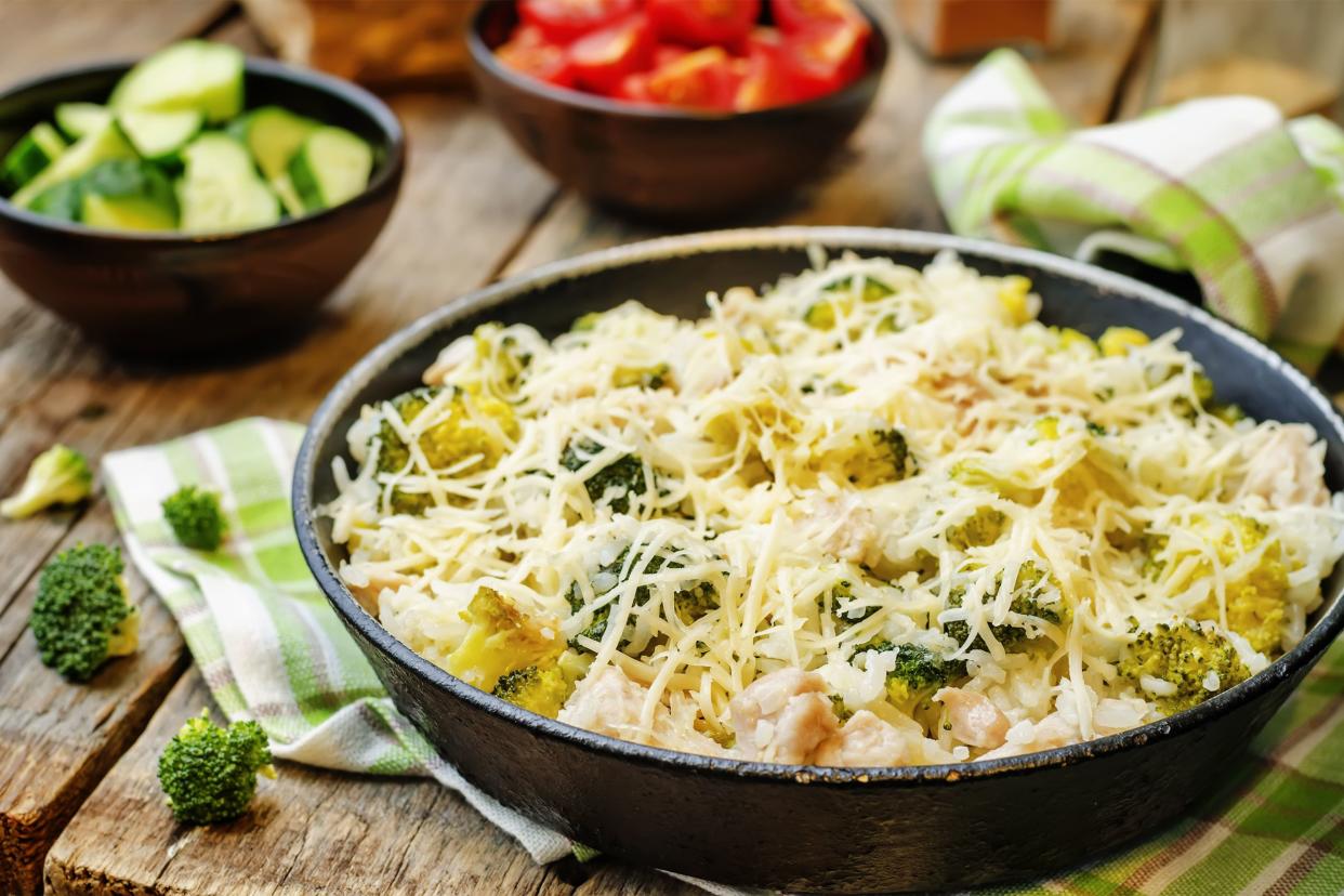 One Pot Cheesy Chicken Broccoli and Rice Casserole